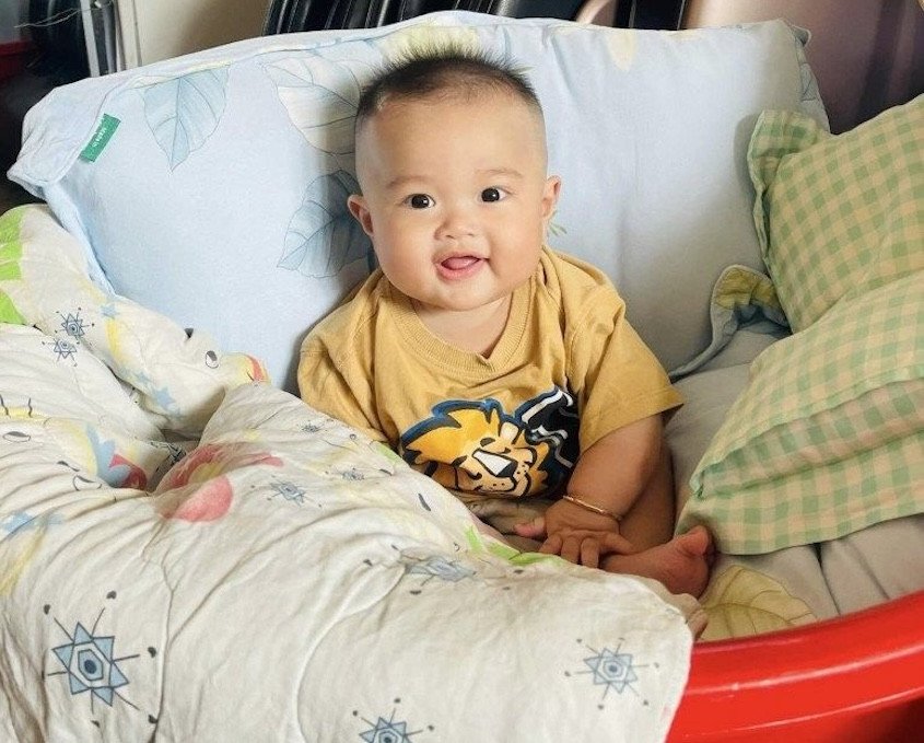 Bé trai Lê Lâm Dĩ Kha đáng yêu, mang lại niềm vui cho gia đình