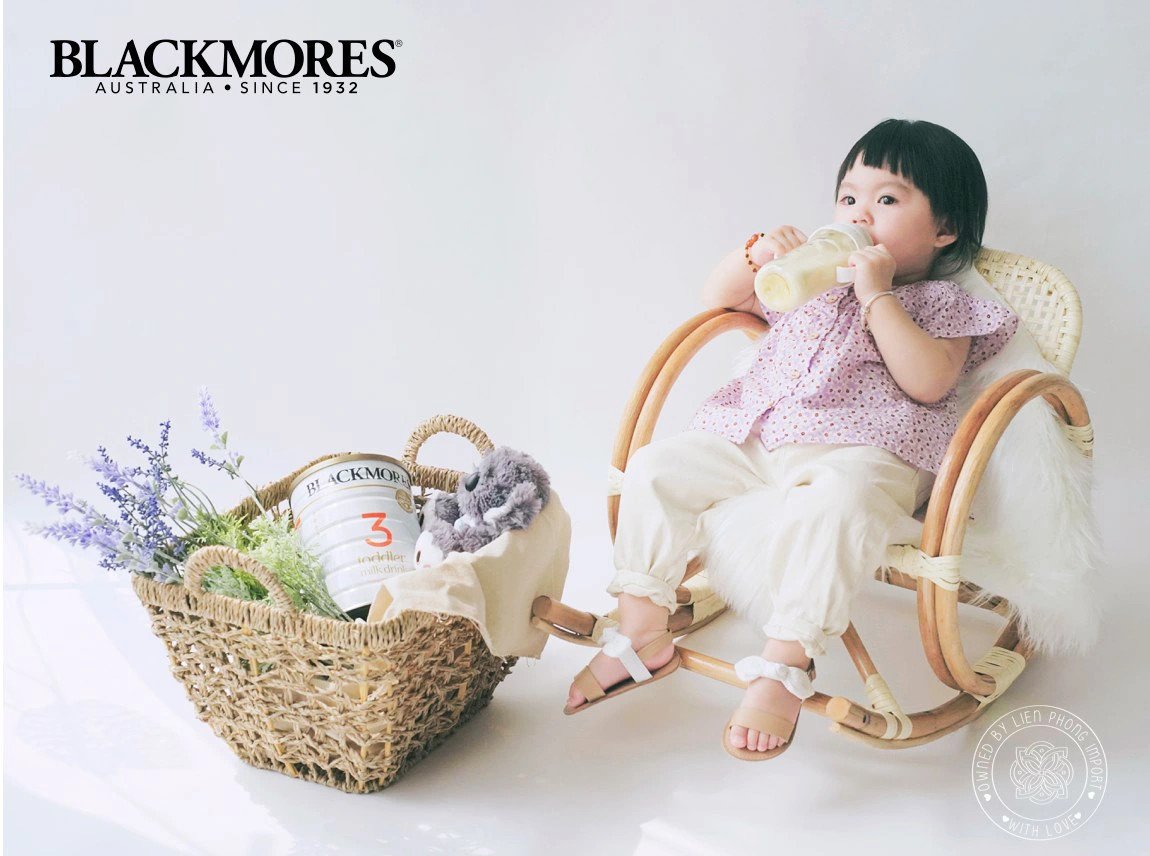 Bé vui chơi khỏe mạnh nhờ sữa Blackmores số 3 từ 1 tuổi