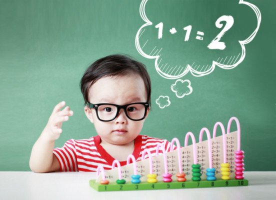 Biểu đồ dinh dưỡng minh họa các thành phần quan trọng trong sữa phát triển trí não và chiều cao của bé