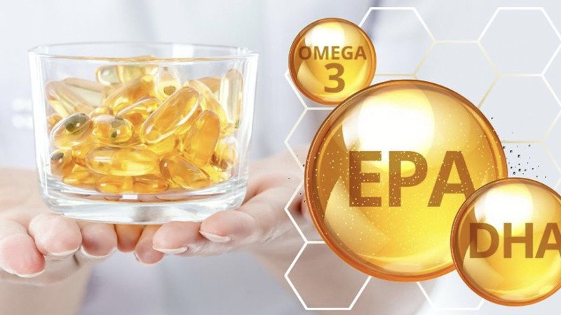 Các nguồn thực phẩm giàu Omega 3 và viên uống bổ sung dầu cá.