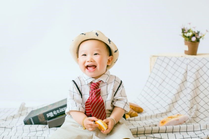 Cách đặt tên đệm hay cho bé trai tên Minh ấn tượng