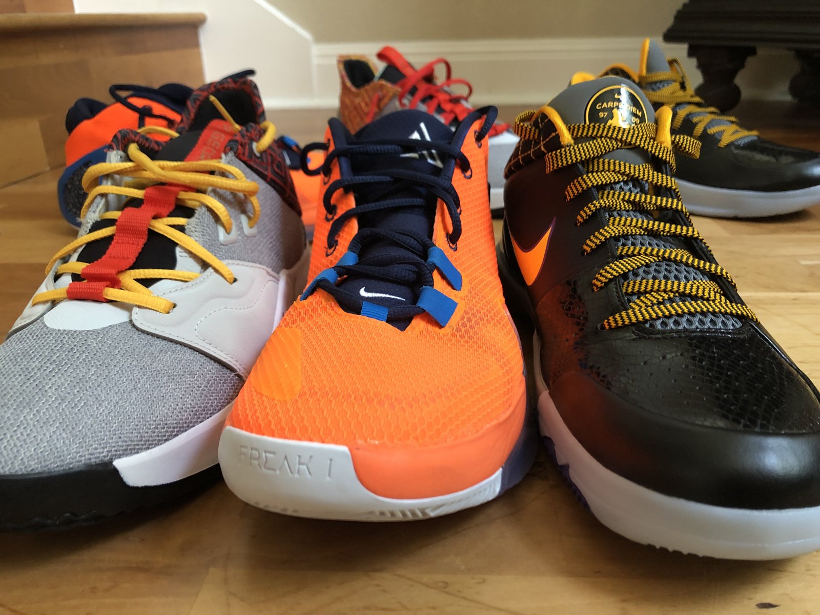 Cận cảnh sự khác biệt về kiểu dáng của Nike Zoom Freak 1 và PG3