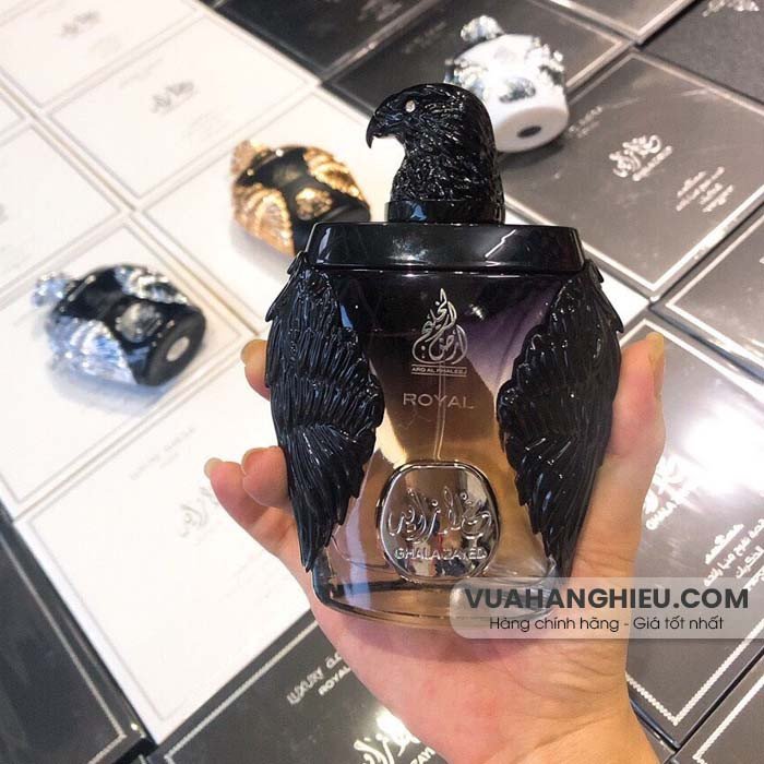 Chai nước hoa đại bàng đen Ghala Zayed Luxury Royal với hương chanh và hoa diên vỹ