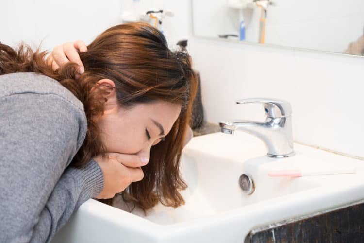 Dầu cá Omega 3 có thể gây buồn nôn, đau bụng, tiêu chảy ở một số người