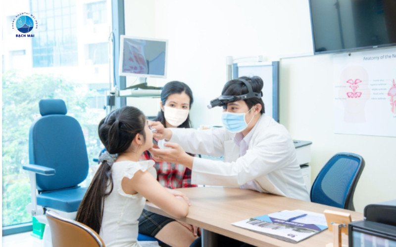 Đội ngũ bác sĩ chuyên nghiệp tại phòng khám tai mũi họng Nguyễn Văn Cừ