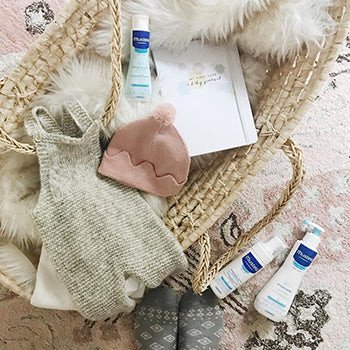 Giỏ đồ dùng thiết yếu cho bé năm đầu
