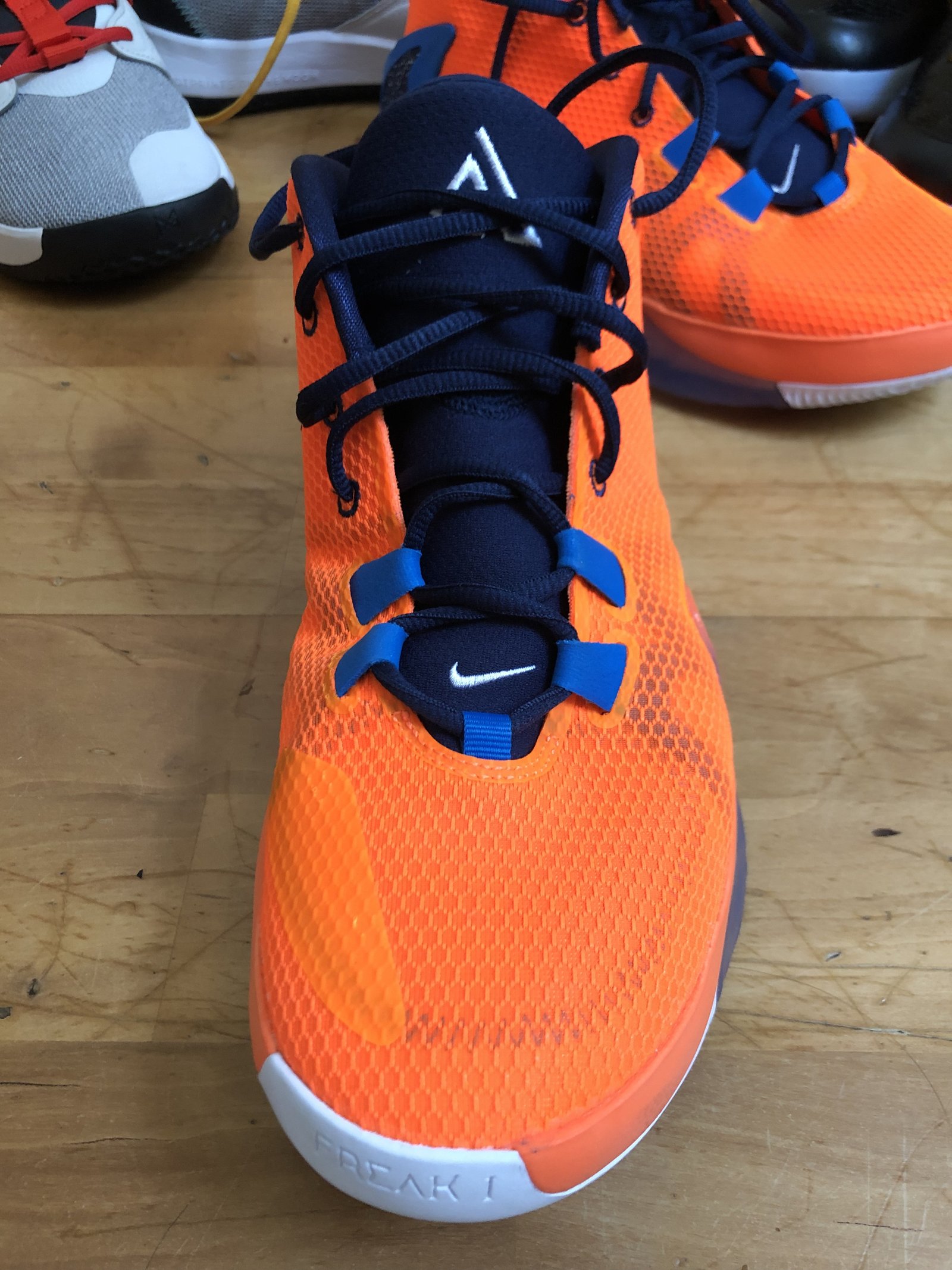 Góc nhìn tổng thể về form giày và độ ôm chân của Nike Zoom Freak 1