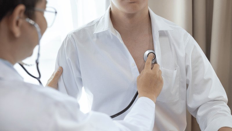 Hệ hô hấp với các cơ quan phổi và phế quản, minh họa các vấn đề thường gặp cần dùng thực phẩm chức năng bổ phổi.