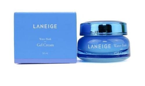 Hộp gel dưỡng ẩm trong suốt, chất gel mỏng nhẹ và tươi mát, lý tưởng cho da dầu hoặc hỗn hợp, đặc biệt là trong những ngày hè