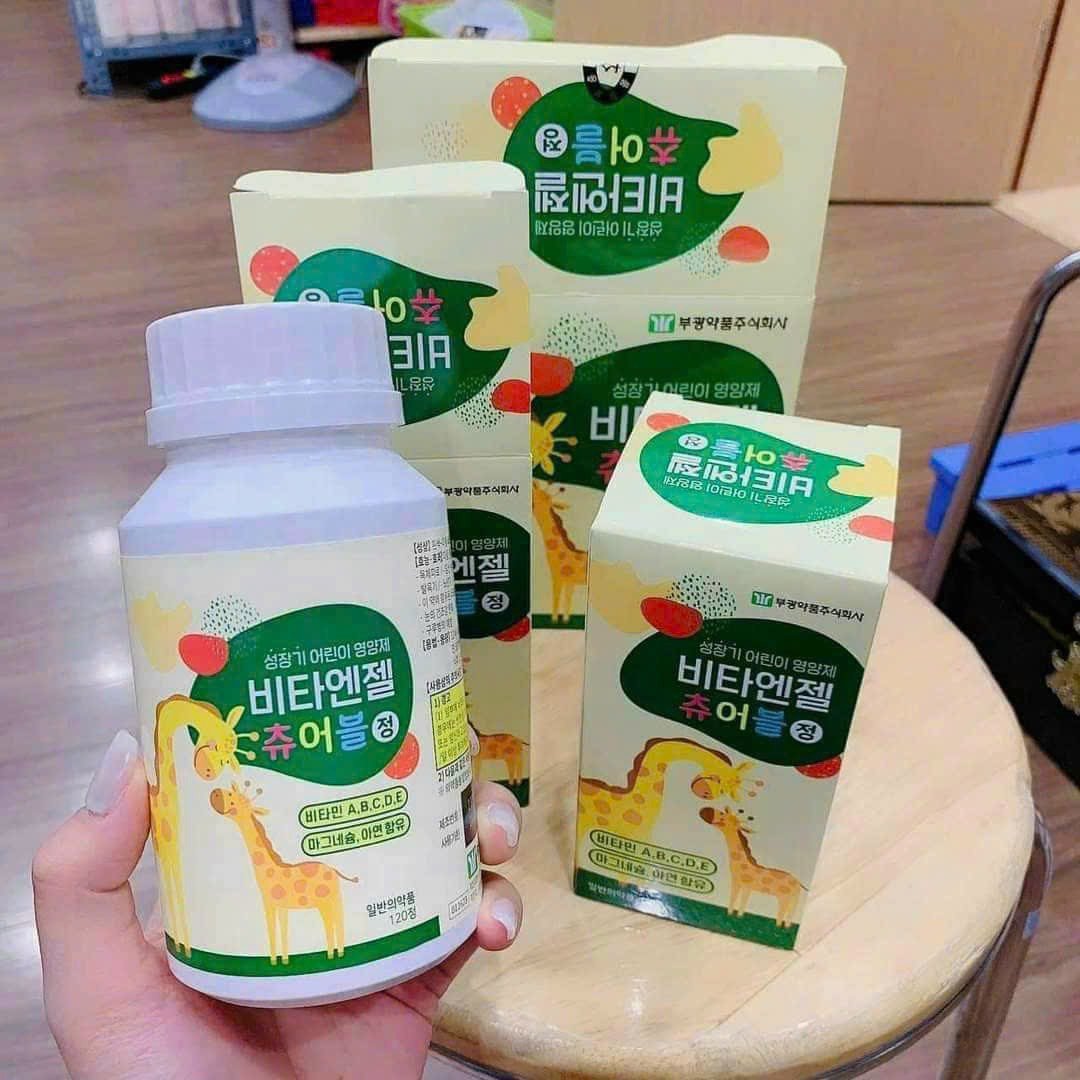 Hộp kẹo canxi hươu cao cổ Hàn Quốc chứa 2 lọ, tổng 240 viên tiện lợi