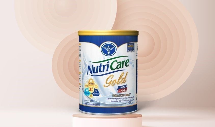 Hộp sữa bột NutriCare Gold, bồi bổ sức khỏe cho người ốm và người cao tuổi
