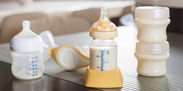 Hướng dẫn pha sữa Aptamil Úc số 2 đúng cách cho bé