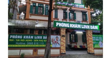 Mặt tiền Phòng khám Nhi Linh Đàm khang trang và hiện đại
