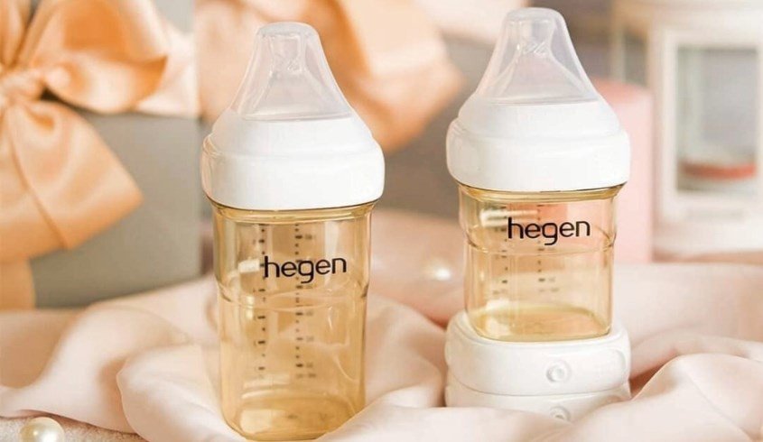 Một bình sữa cổ rộng Hegen 240ml màu trắng với núm vú