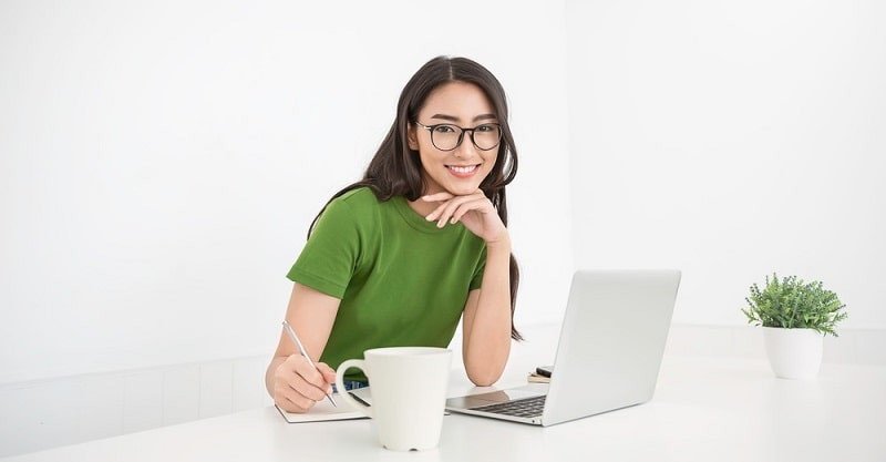 Người làm việc văn phòng và học sinh nên dùng sản phẩm bổ mắt từ Úc.