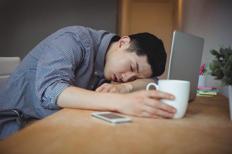 Người phụ nữ mệt mỏi vì thiếu sắt