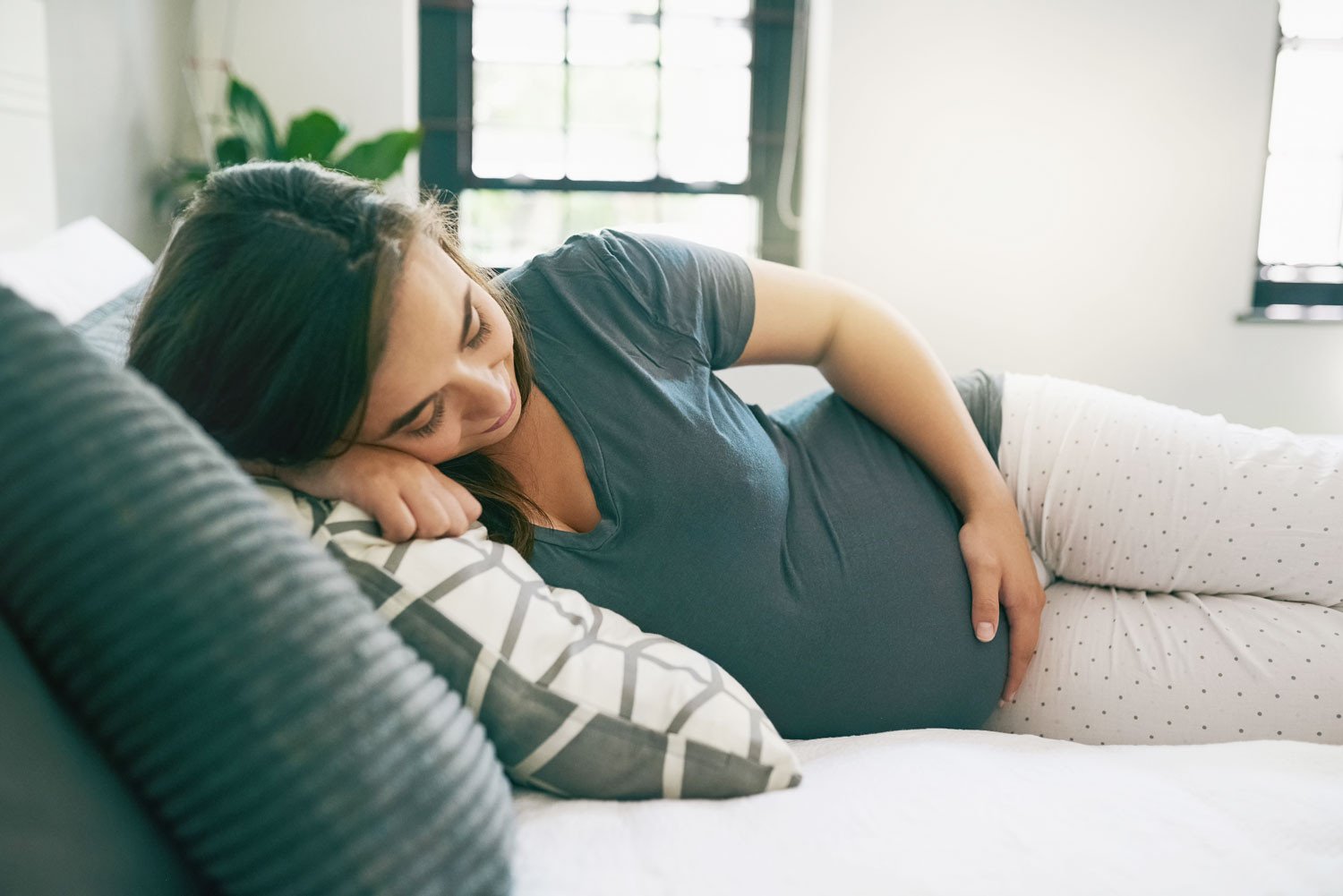 Phụ nữ có thai hoặc cho con bú không nên sử dụng Healthy Care Ginkgo Biloba