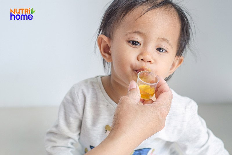 Sử dụng thuốc bổ cho trẻ biếng ăn cần tuân thủ đúng liều lượng và kết hợp chế độ ăn uống khoa học