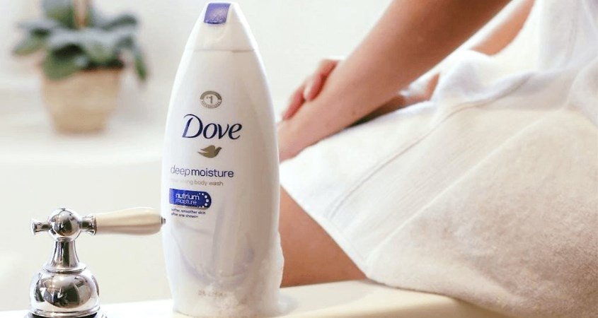 Sữa tắm Dove Deeply Nourishing cung cấp độ ẩm sâu cho da