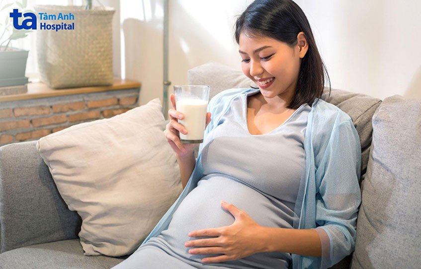 Sữa và chế phẩm từ sữa bổ sung dưỡng chất cho thai nhi