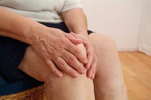 Thuốc Voltaren Gel của Mỹ hỗ trợ giảm đau hiệu quả cho người bị thoái hóa khớp gối và viêm khớp.