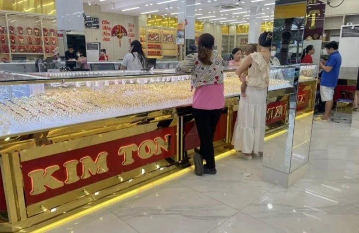 Giá Vàng Kim Tôn 2026: Dự Báo, Phân Tích Và Lời Khuyên Đầu Tư Biểu đồ giá vàng trong nước và thế giới