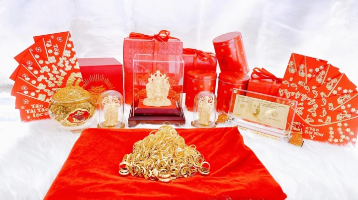 Biểu tượng vàng Hoa Tùng
