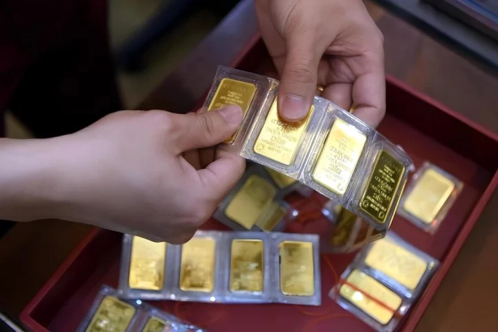 Cách quy đổi 10 cây vàng bao nhiêu tiền Việt Nam