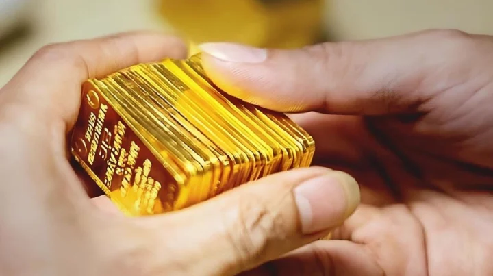Có nên mua 10 cây vàng để tích trữ hay không