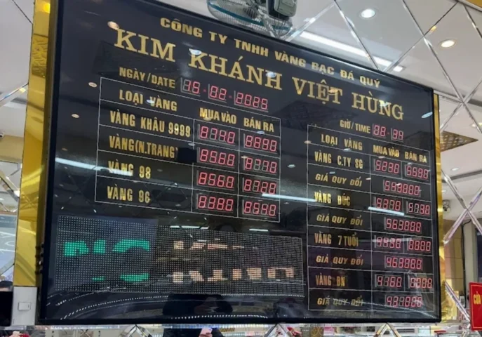 Cửa hàng Kim Khánh Việt Hùng trưng bày sản phẩm vàng