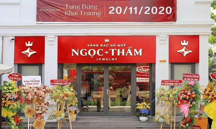 Dịch vụ khách hàng tại tiệm vàng Ngọc Thẩm Mỹ Thọ