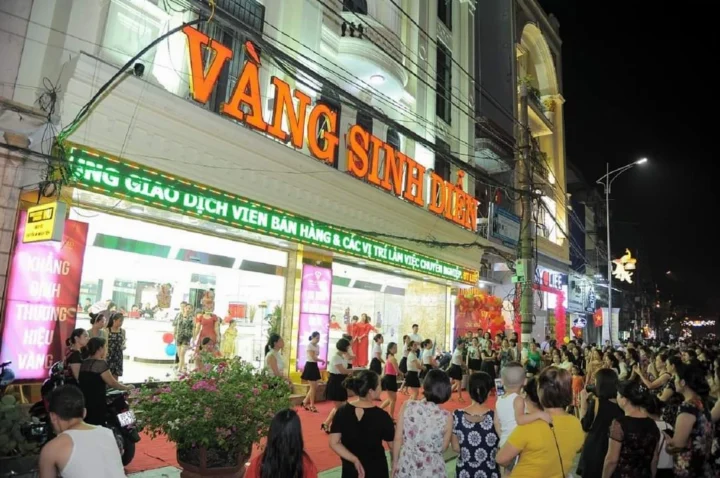 Không gian mua sắm sang trọng tại Vàng Sinh Diễn