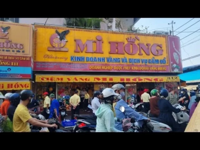 tiem-vang-mi-hong-cho-ba-chieu-2026-cap-nhat-gia-mau-ma-moi-_977
